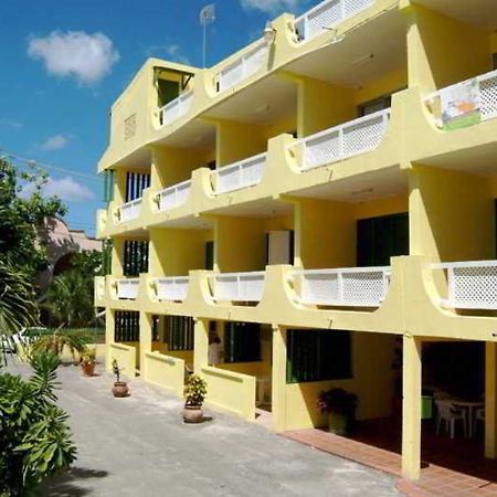 Meridian Inn Oistins Екстер'єр фото