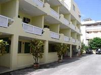 Meridian Inn Oistins Екстер'єр фото
